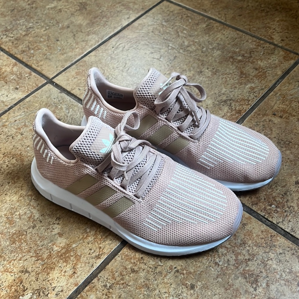 Adidas Sneakers